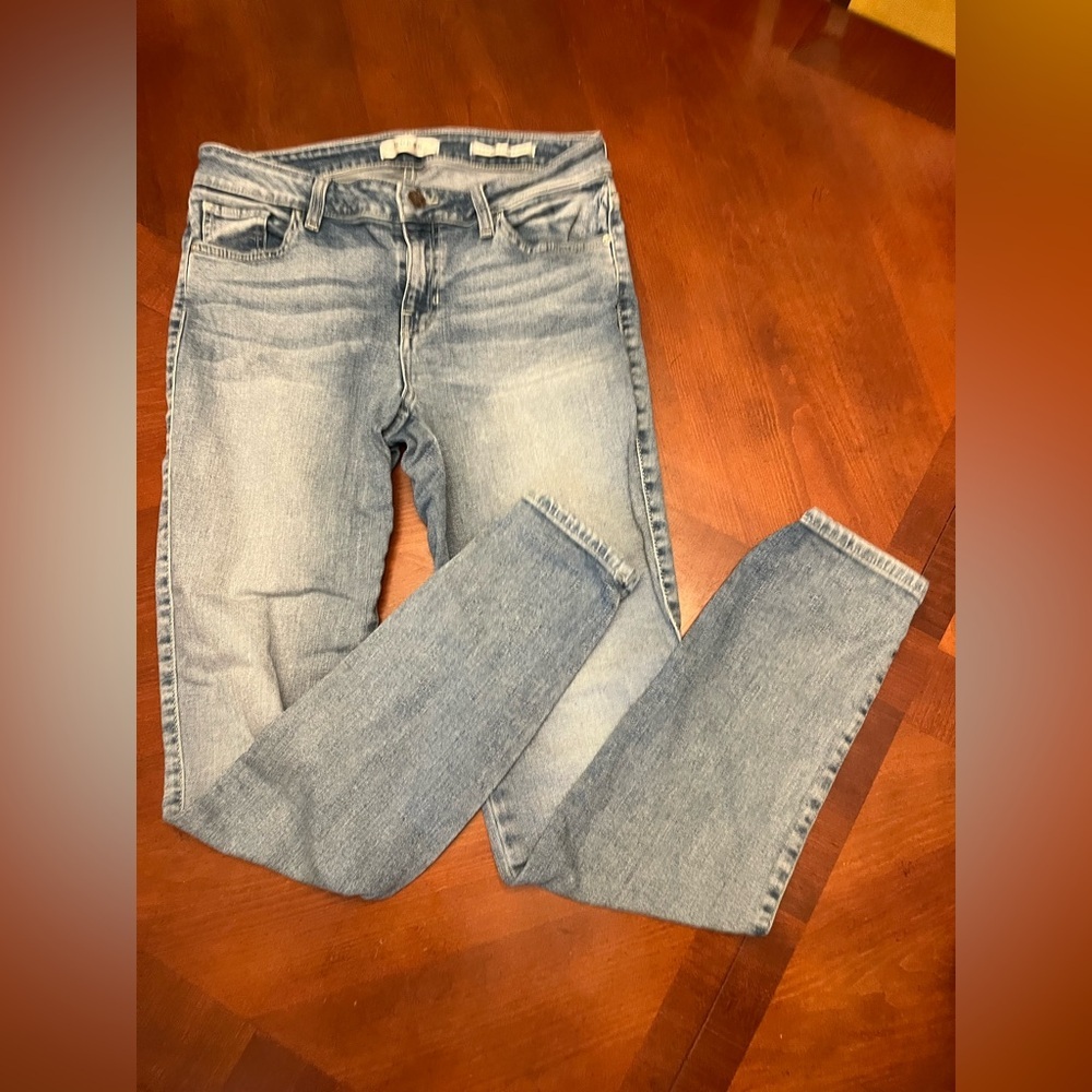 Guess Power Curvy Mid Rise Skinny Jeans Size 29